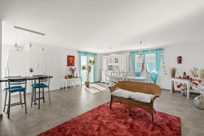 Maison - 215 m² - 6 pièces