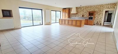 Maison - 167 m² - 5 pièces