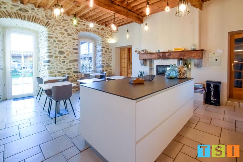 Maison - 625 m² - 12 pièces