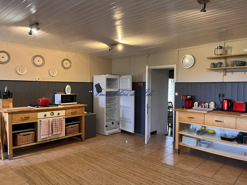 Maison - 347 m² - 11 pièces