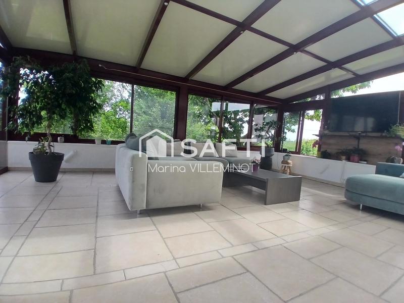 Maison - 183 m² - 9 pièces