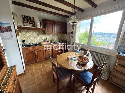 Maison - 94 m² - 4 pièces