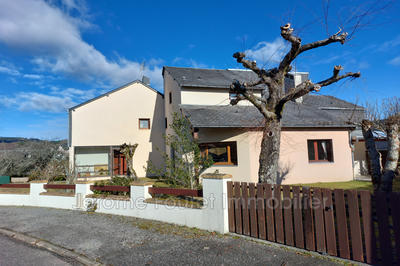 Maison de village - 230 m² - 8 pièces
