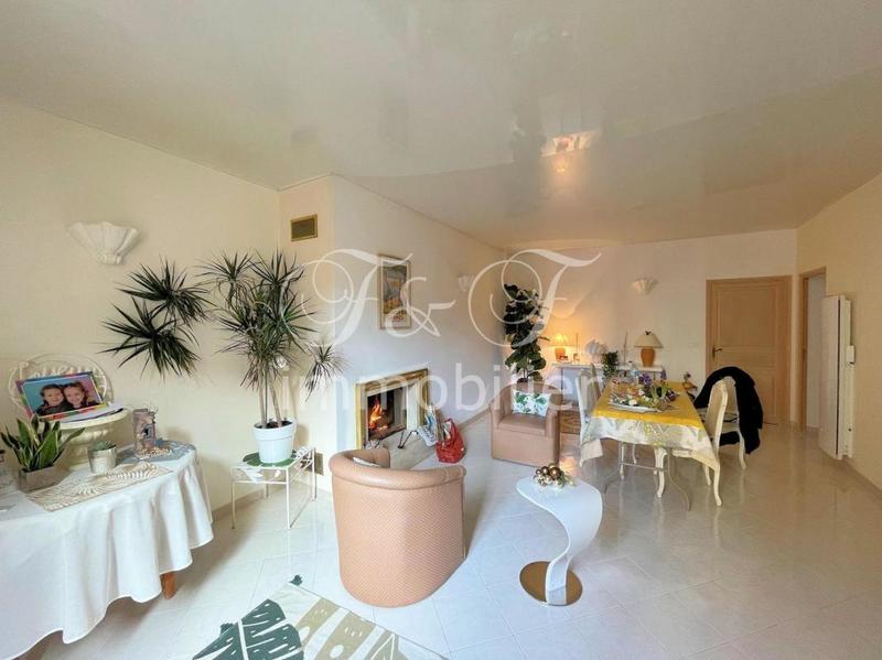 Maison de ville - 260 m² - 9 pièces