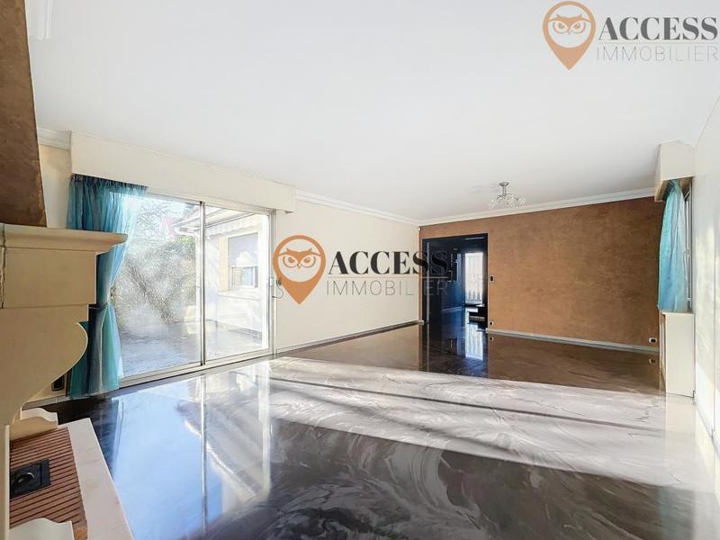 Maison - 218 m² - 8 pièces