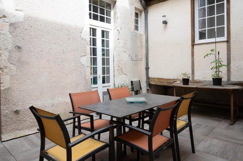 Maison de ville - 240 m² - 10 pièces