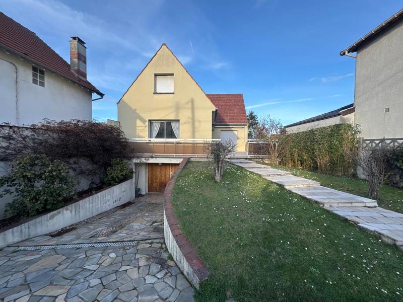 Maison - 140 m² - 5 pièces