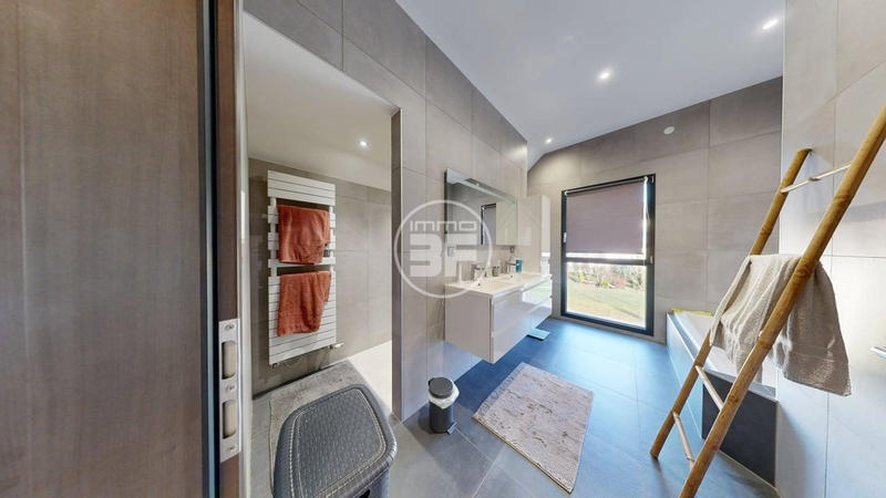 Maison - 125 m² - 5 pièces