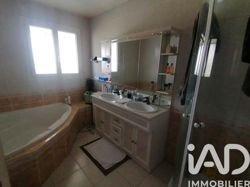 Maison - 211 m² - 7 pièces