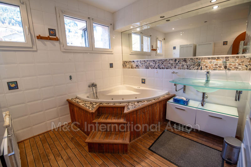 Appartement - 120 m² - 5 pièces