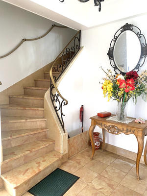 Maison - 280 m² - 9 pièces