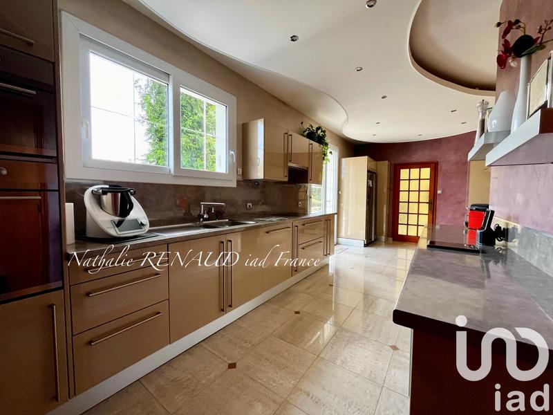 Maison - 187 m² - 8 pièces