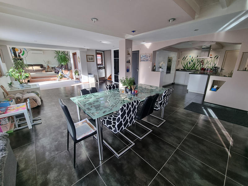Maison - 174 m² - 6 pièces