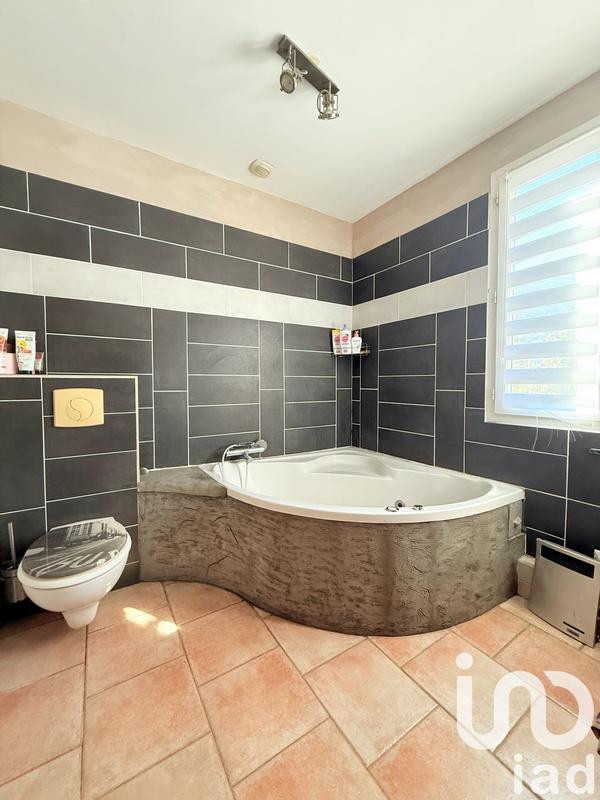 Maison - 104 m² - 4 pièces