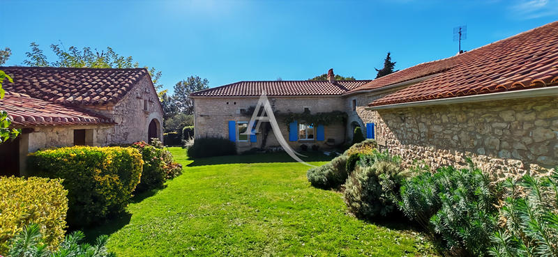 Maison - 196 m² - 6 pièces