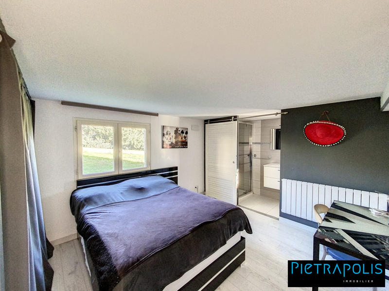 Maison - 180 m² - 7 pièces