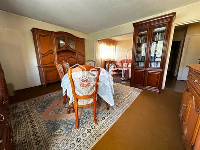 Appartement - 84 m² - 4 pièces