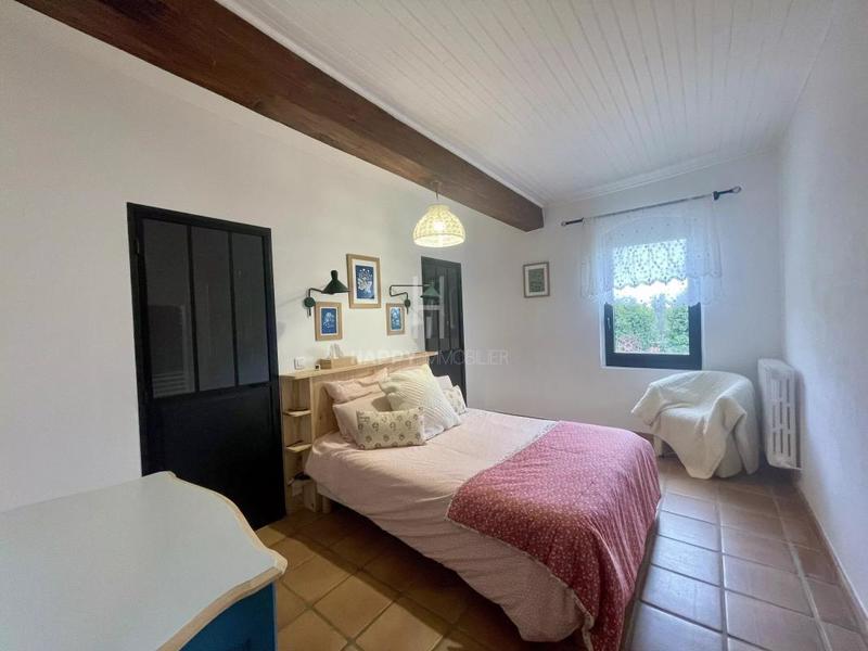 Mas - 450 m² - 5 pièces