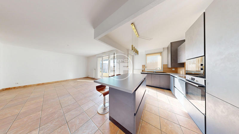 Appartement - 125 m² - 5 pièces