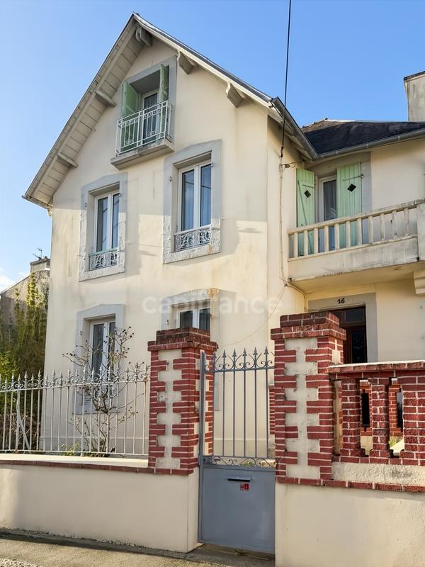 Maison - 121 m² - 6 pièces