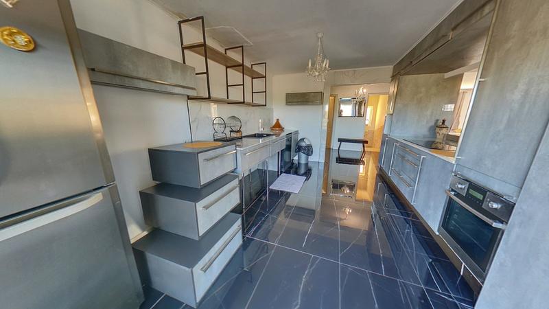 Maison - 254 m² - 7 pièces