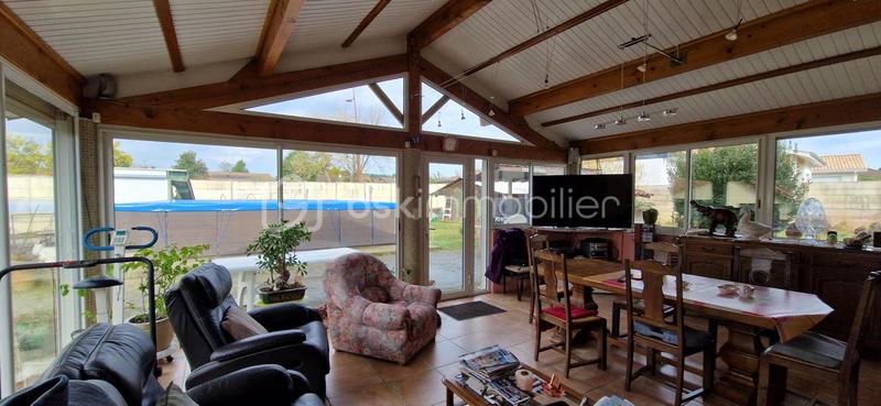 Maison - 200 m² - 8 pièces