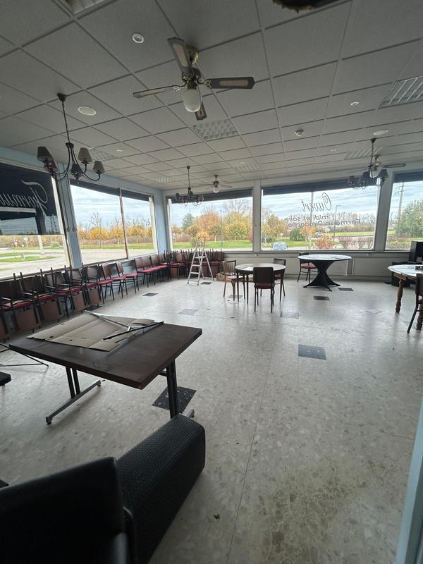 Local commercial - 11 190 m² - 18 pièces