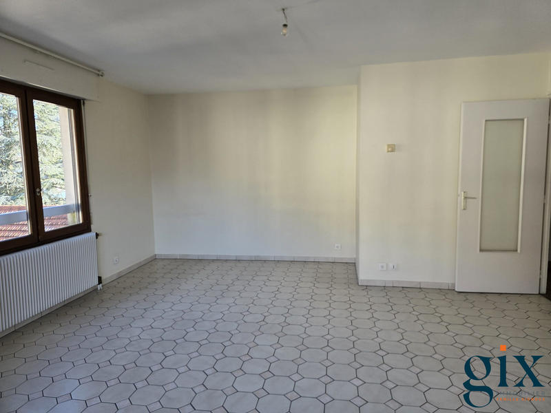 Appartement - 77 m² - 3 pièces