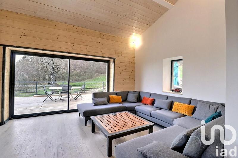 Maison - 215 m² - 6 pièces