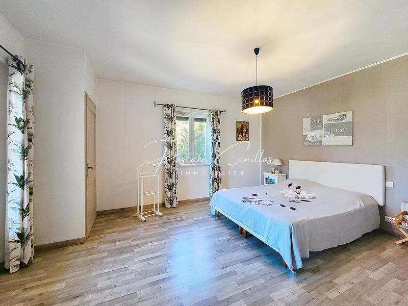 Villa - 220 m² - 11 pièces