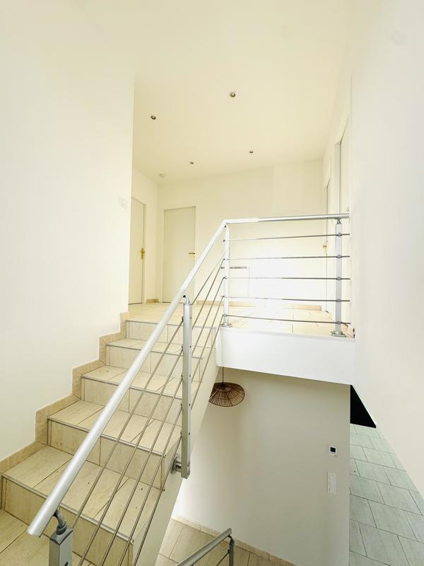 Pavillon - 144 m² - 7 pièces