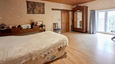 Maison - 223 m² - 9 pièces