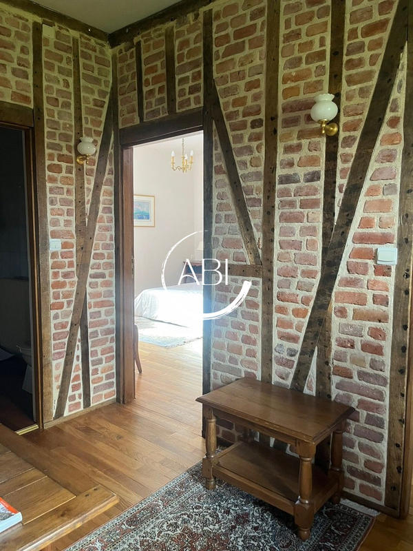 Maison - 230 m² - 8 pièces