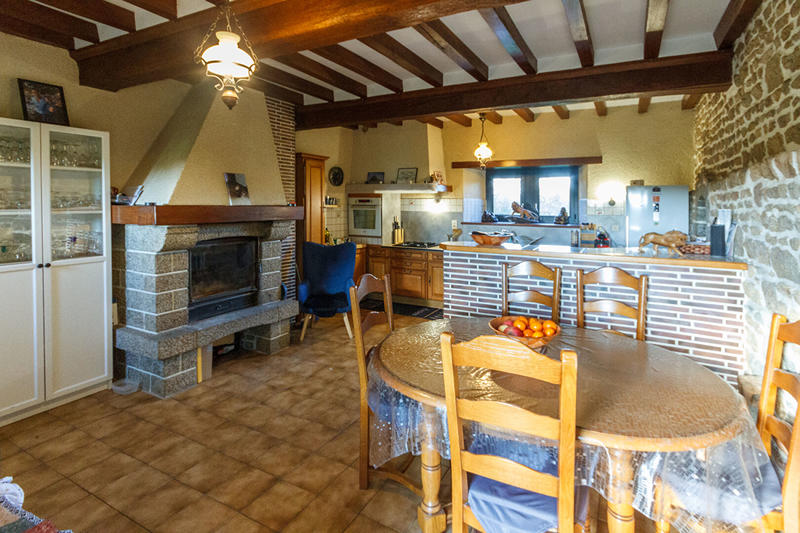 Maison - 161 m² - 7 pièces