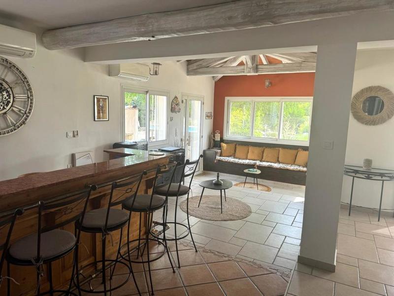 Propriété - 338 m² - 11 pièces