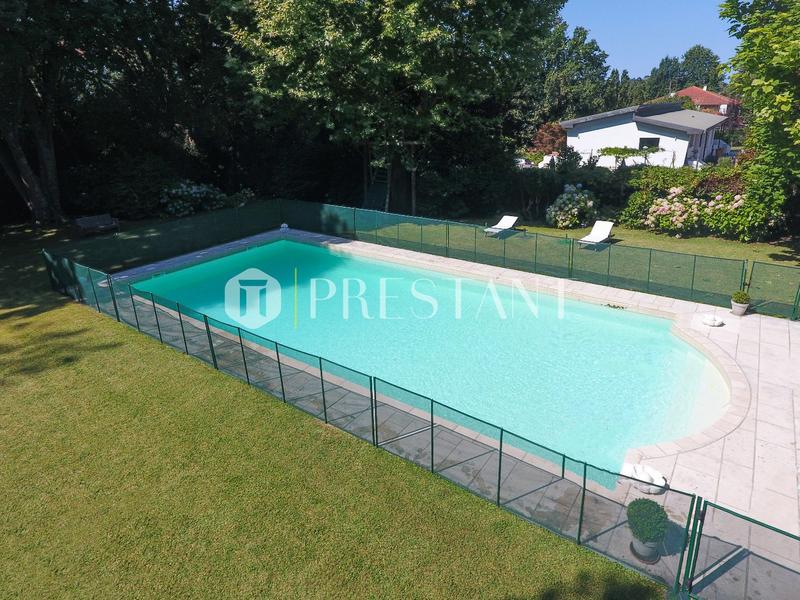 Maison - 800 m² - 20 pièces