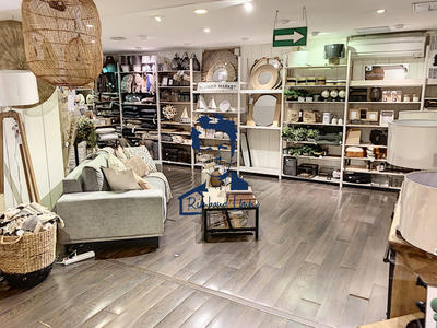 Local d'activités - 445 m²