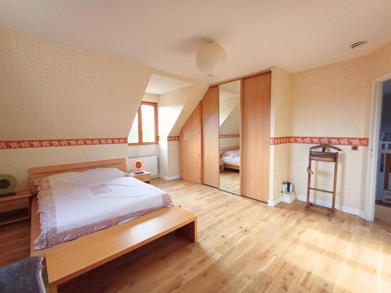 Maison - 273 m² - 9 pièces