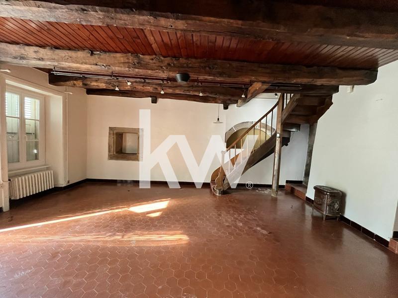 Maison - 306 m² - 9 pièces