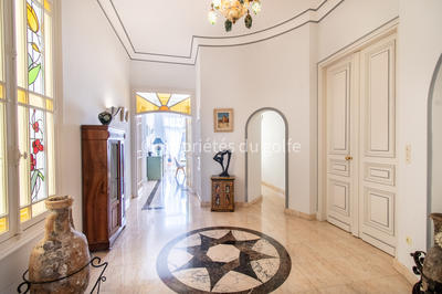 Appartement - 254 m² - 6 pièces