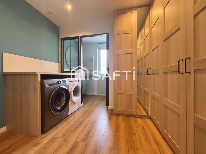 Maison - 222 m² - 8 pièces