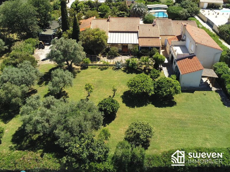 Villa - 278 m² - 10 pièces