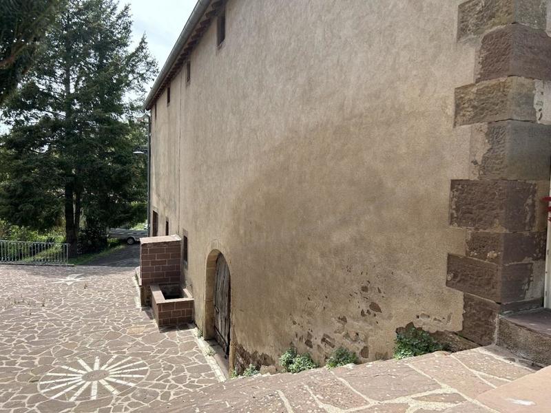 Grange - 300 m² - 2 pièces