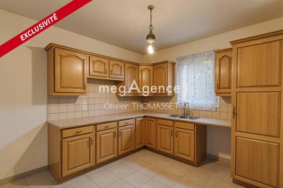 Maison jumelée - 104 m² - 5 pièces