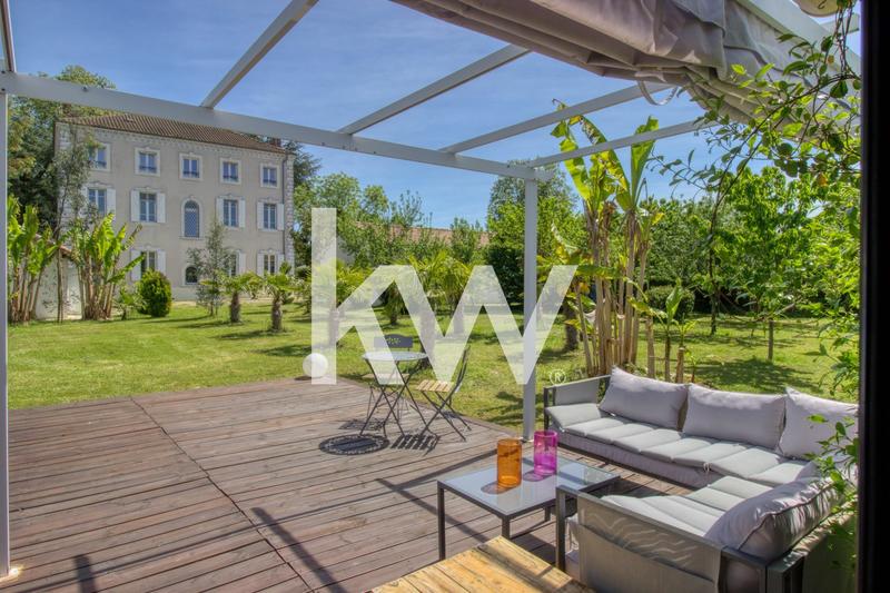 Maison de maîtres - 378 m² - 10 pièces