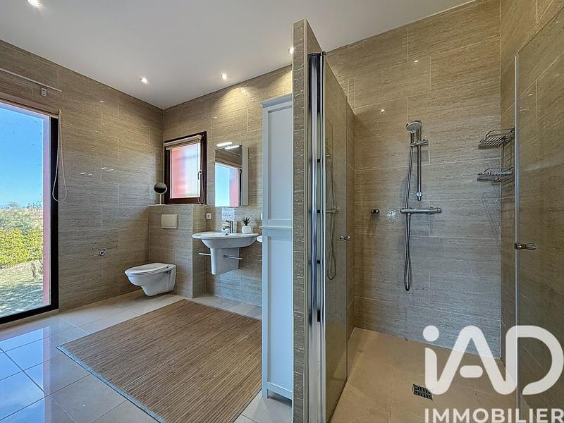 Maison - 185 m² - 7 pièces