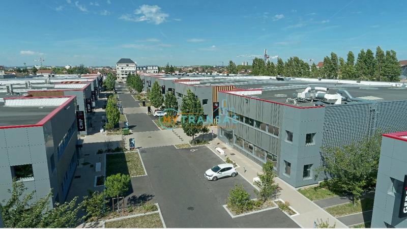 Entrepôt - 1 321 m²