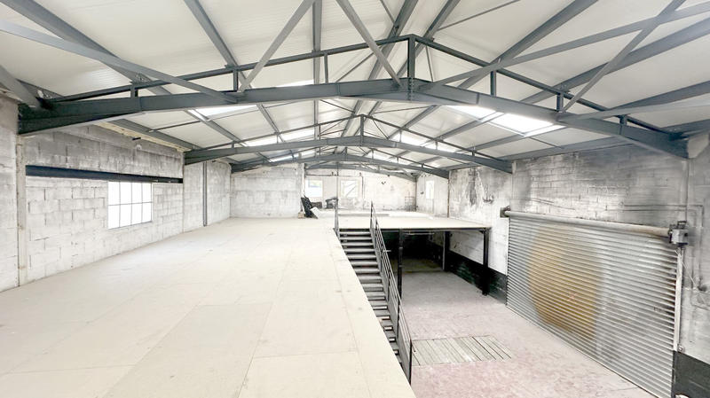 Local d'activité / Entrepôt - 380 m² - 1 pièce