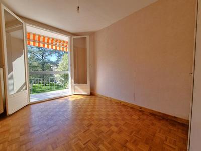 Appartement - 86 m² - 5 pièces