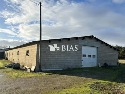 Entrepôt - 1 620 m²